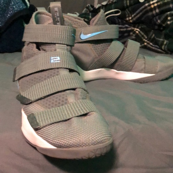 Lebron soilder 11 ID - Picture 4 of 4